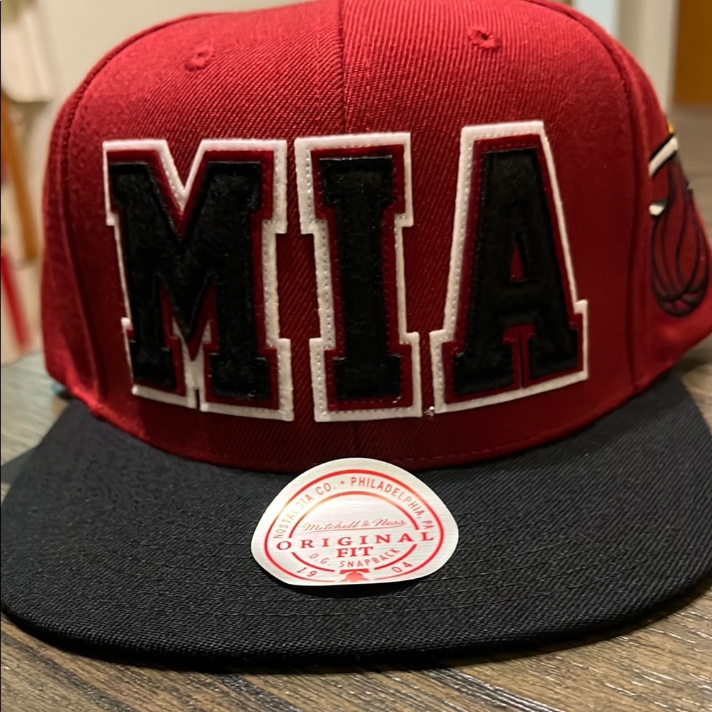 Mitchell & Ness Miami Heat MIA Snapback Hat